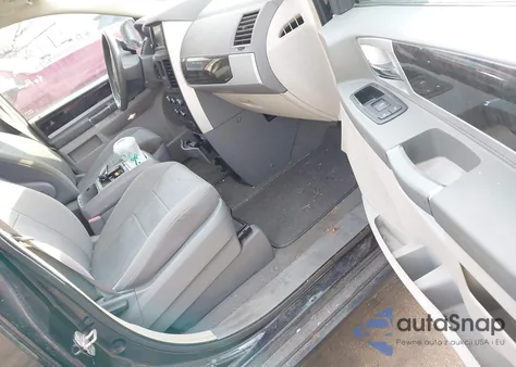 2010 Dodge Grand Caravan Crew z USA, uszkodzony, nr VIN 2D4RN6DX0AR355764